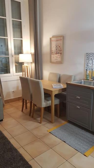Superbe 2 Pieces Avec Grande Terrasse, Classe *** Marseilles Buitenkant foto